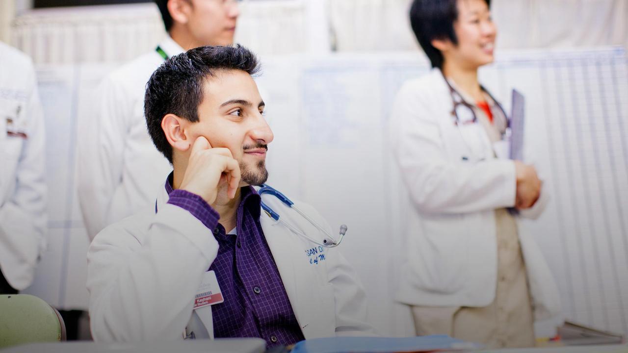 Photo of medical staff in a meeting.